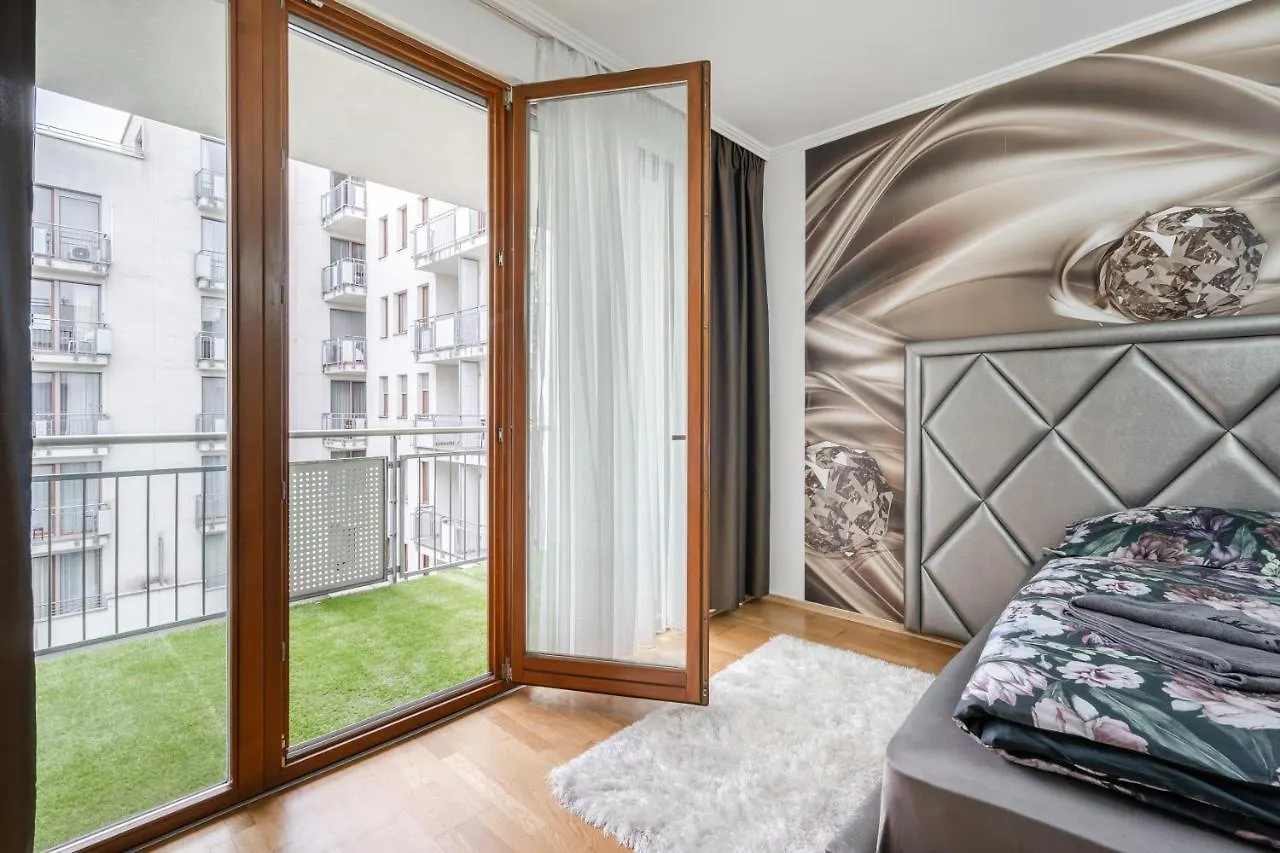 Penthouse Three Bedrooms, Three Balconies Apartment With Free Parking In Kiraly Street Budapest