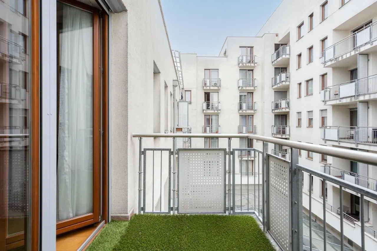 Penthouse Three Bedrooms, Three Balconies Apartment With Free Parking In Kiraly Street Budapest