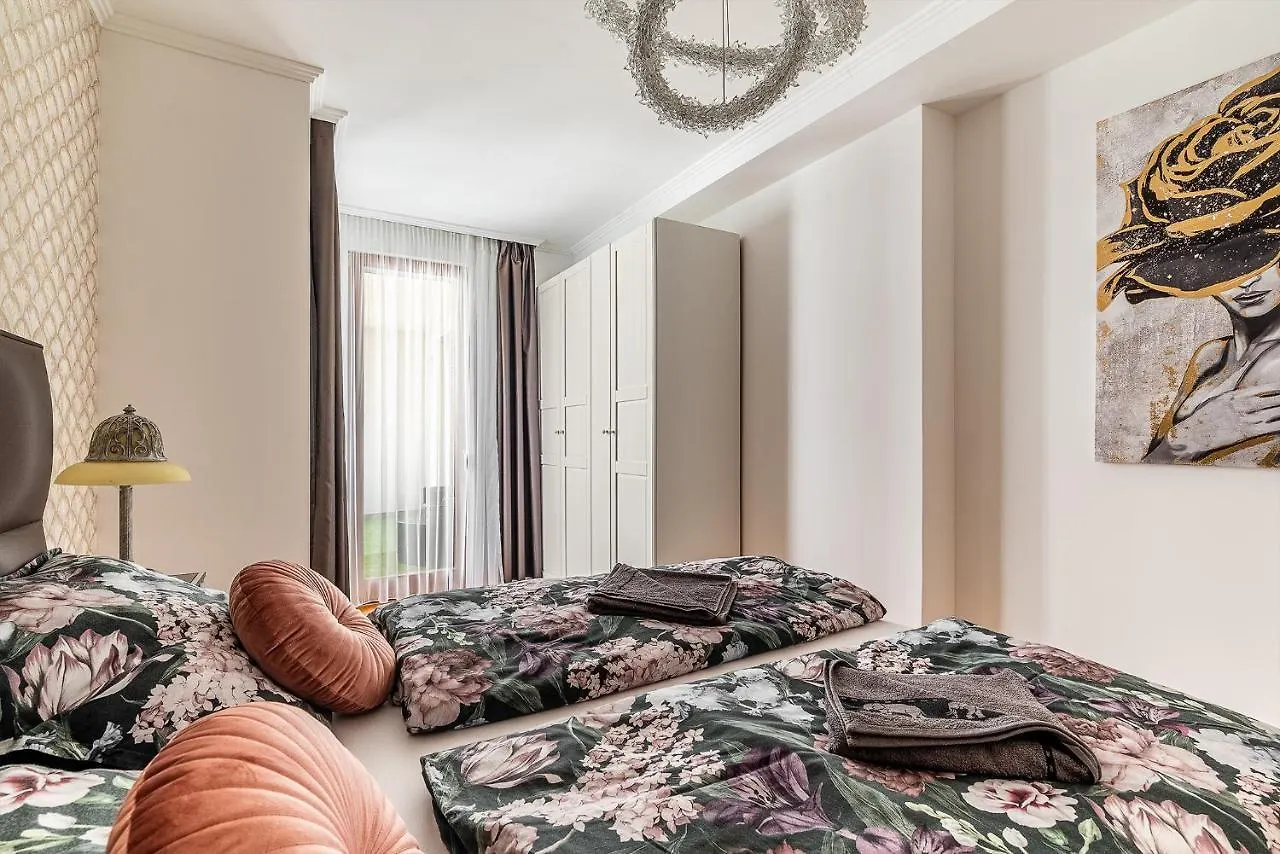 Penthouse Three Bedrooms, Three Balconies Apartment With Free Parking In Kiraly Street Budapest