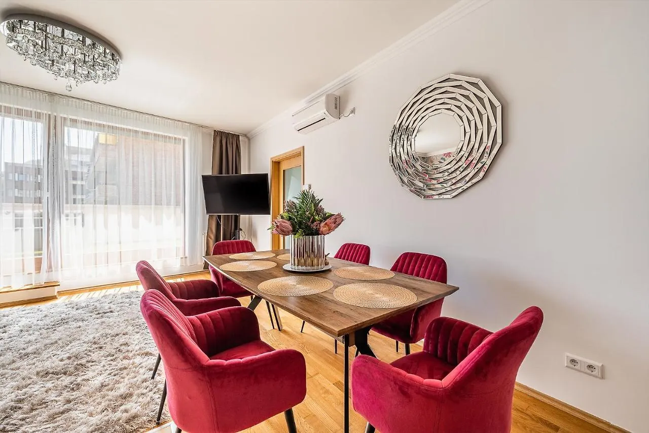 Penthouse Three Bedrooms, Three Balconies Apartment With Free Parking In Kiraly Street Budapest